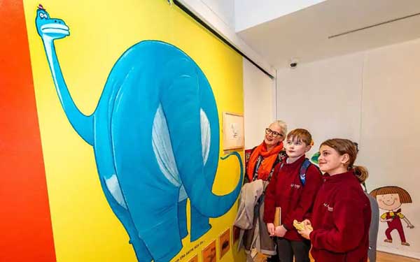 Oi! It's the Easter Holidays!